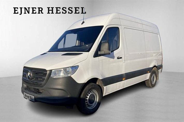 Hvid Mercedes Sprinter 317 fra 2023