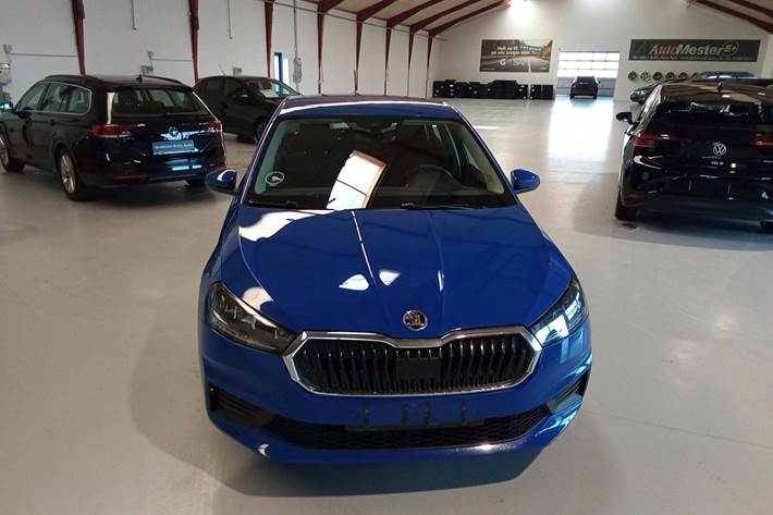 Blå Skoda Fabia fra 2023
