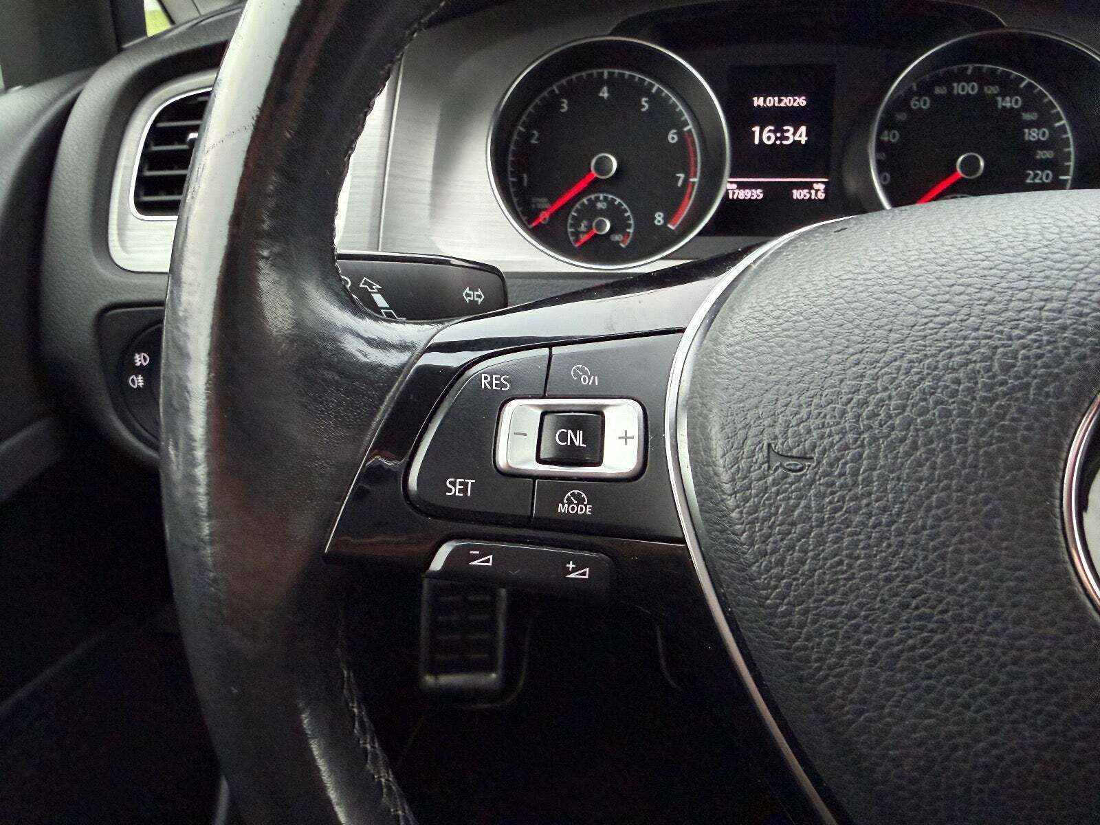 Sølv VW Golf VII fra 2014