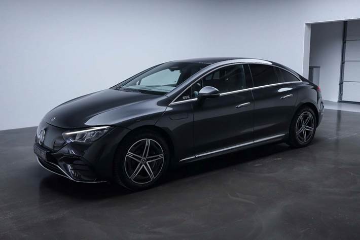 Grå Mercedes EQE350+ fra 2025