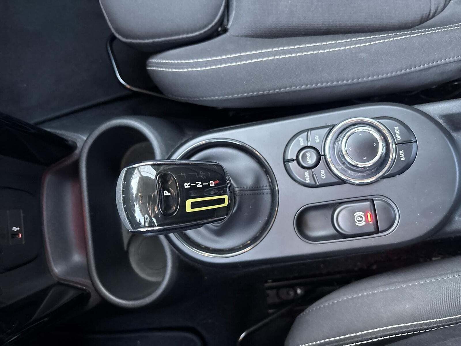 Sølv Mini Cooper SE fra 2023