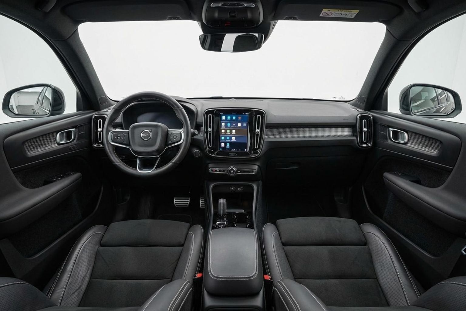 Sort Volvo XC40 fra 2020