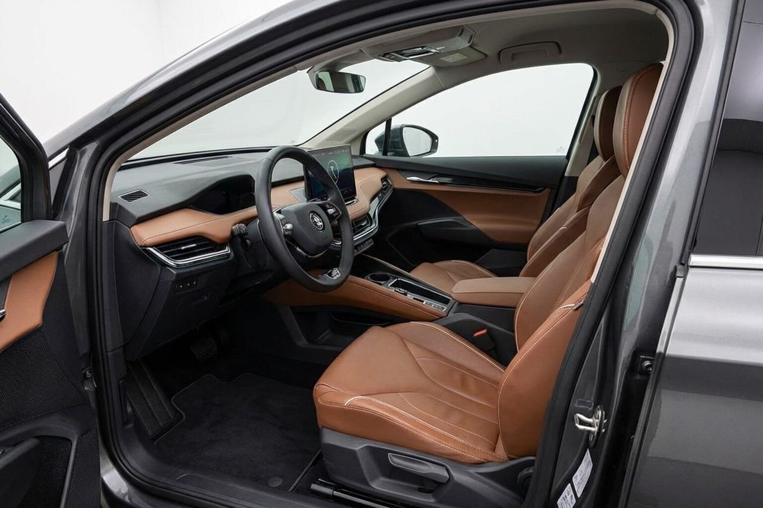 Grå Skoda Enyaq fra 2022