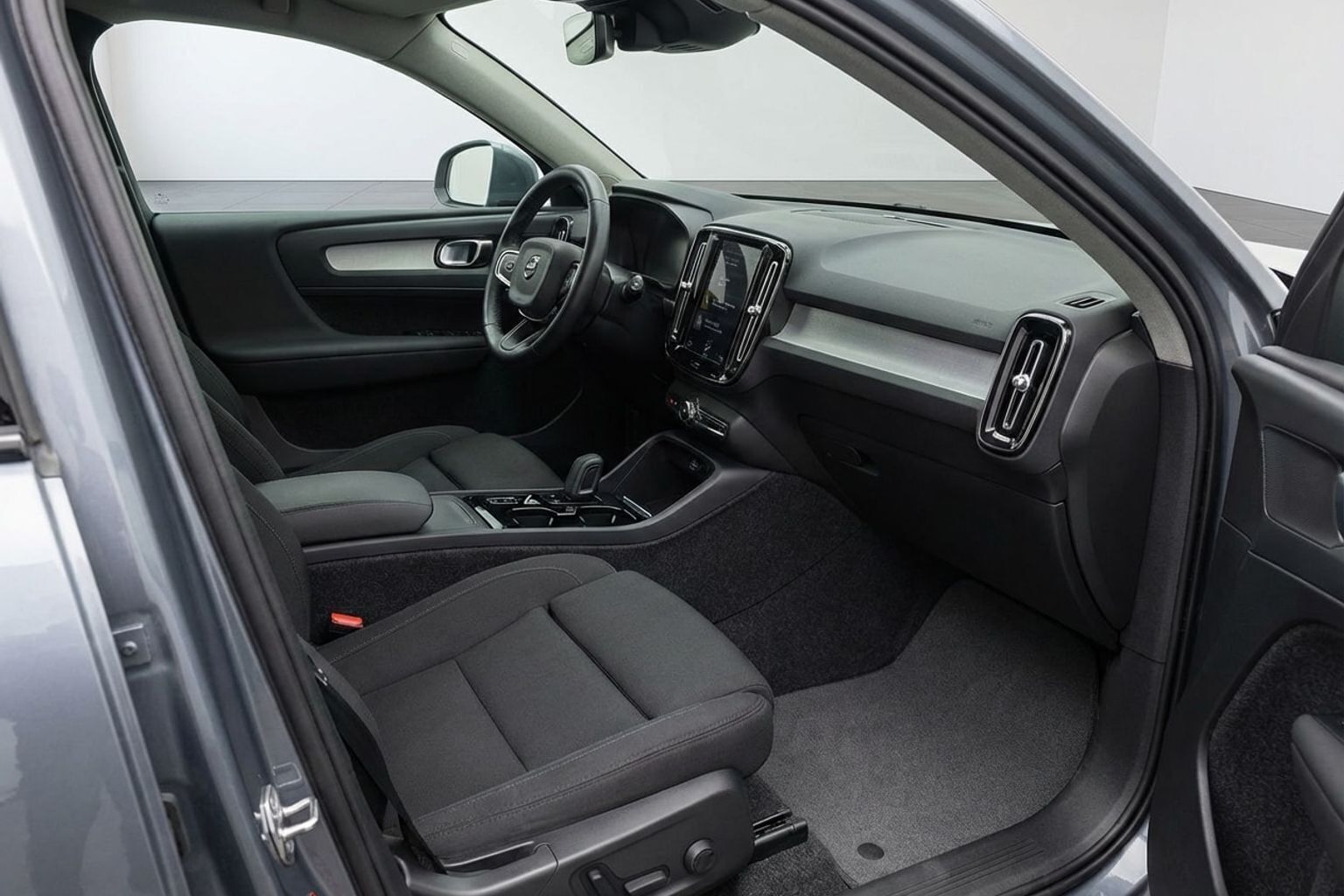 Grå Volvo C40 fra 2021