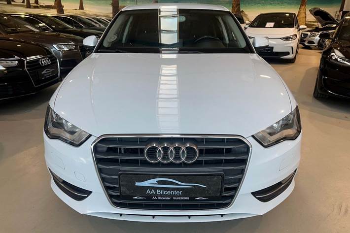 Hvid Audi A3 fra 2013