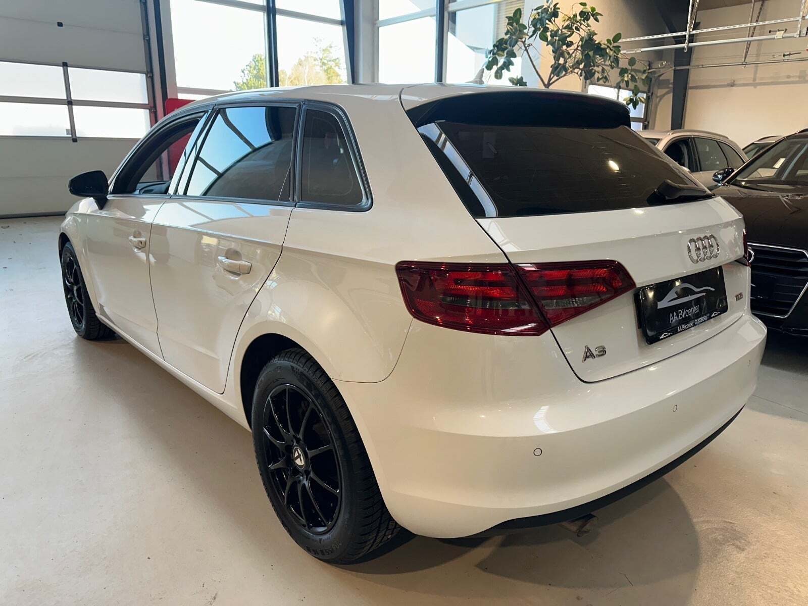 Hvid Audi A3 fra 2013