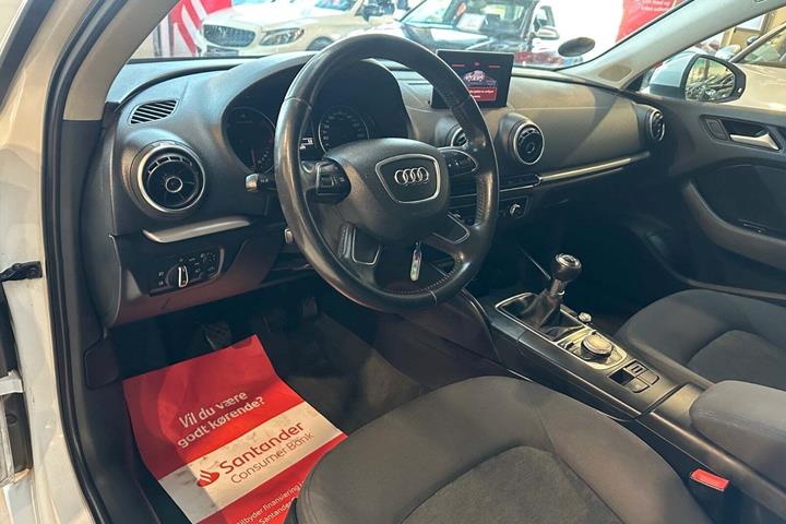 Hvid Audi A3 fra 2013