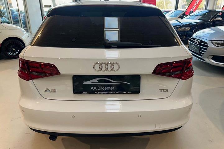 Hvid Audi A3 fra 2013