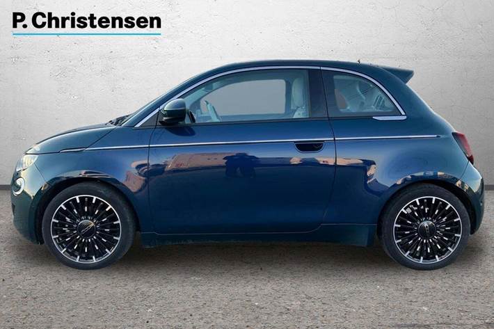 Blå Fiat 500e fra 2021
