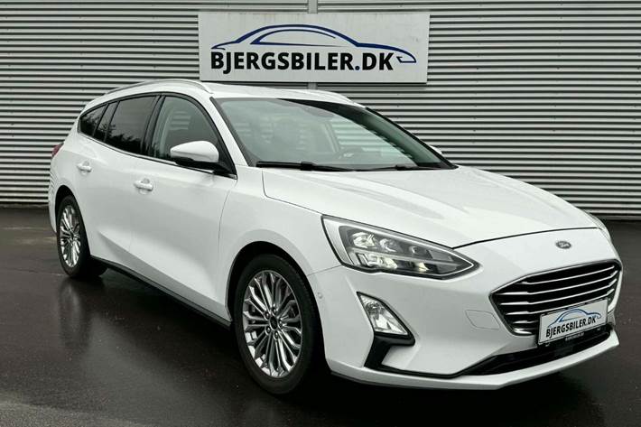 Hvid Ford Focus fra 2019 set udefra