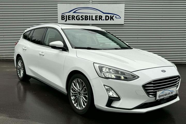 Hvid Ford Focus fra 2019 set udefra