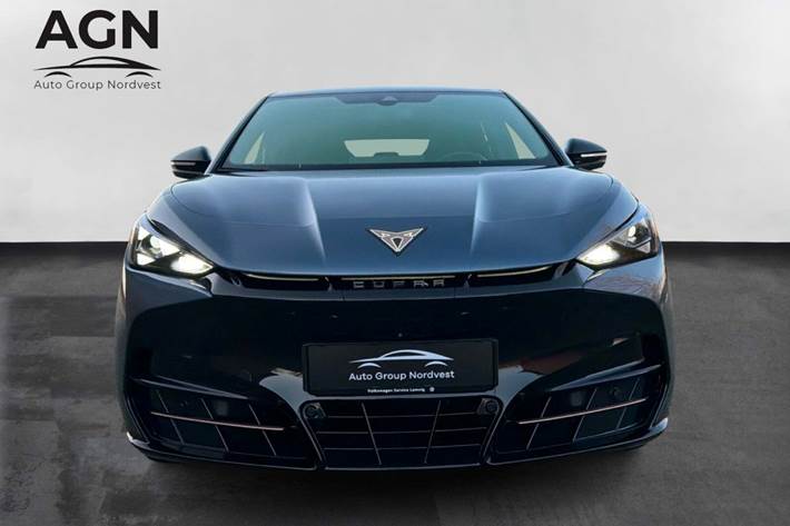 Blå Cupra Tavascan fra 2024