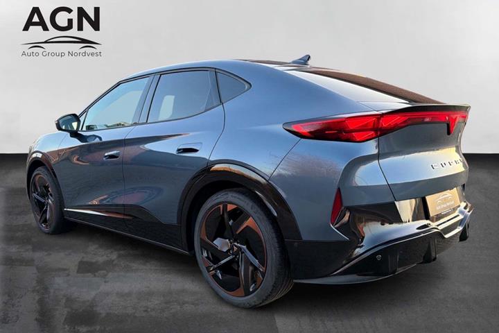 Blå Cupra Tavascan fra 2024