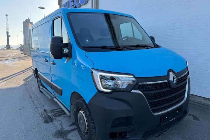 Blå Renault Master IV T33 fra 2019