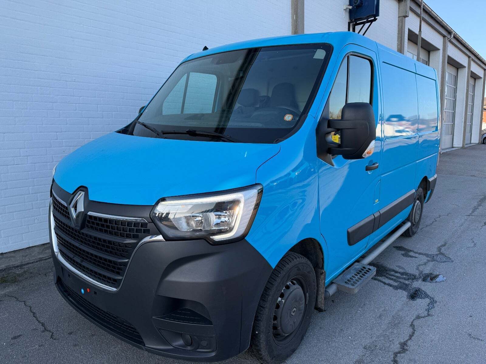 Renault Master IV T33 2,3 dCi 150 L1H1 Kassevogn aut.