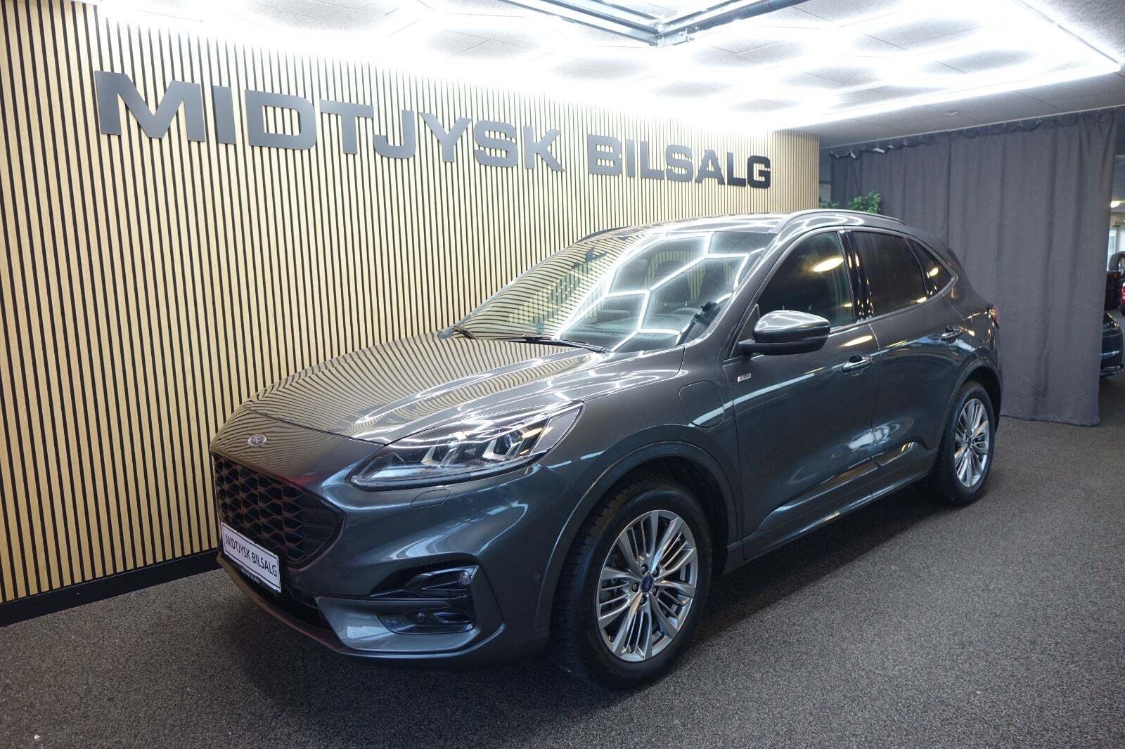 Ford Kuga 2,5 PHEV ST-Line X CVT