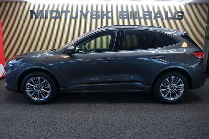 Grå Ford Kuga fra 2020