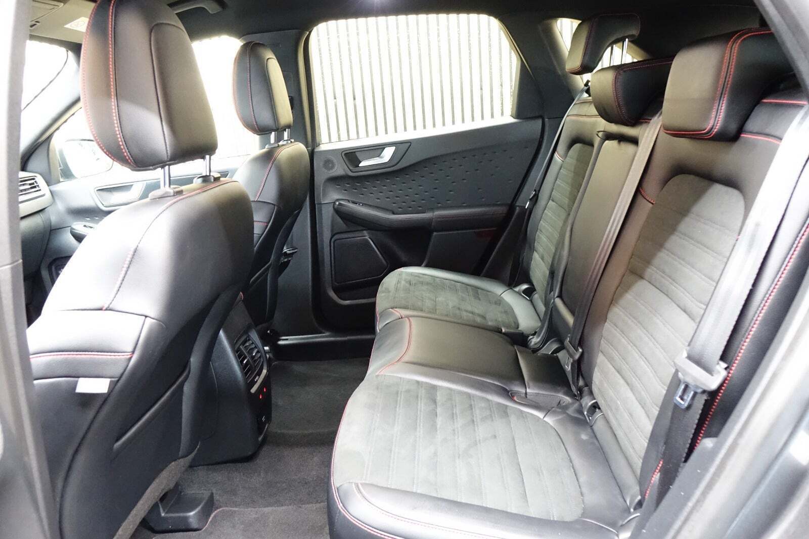 Ford Kuga 2,5 PHEV ST-Line X CVT