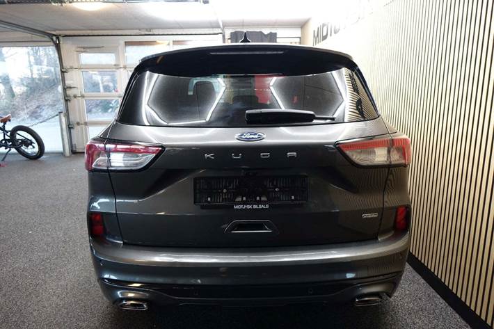 Grå Ford Kuga fra 2020