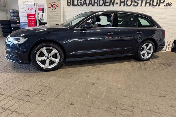 Blå Audi A6 fra 2017