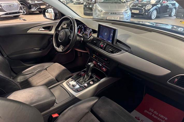 Blå Audi A6 fra 2017
