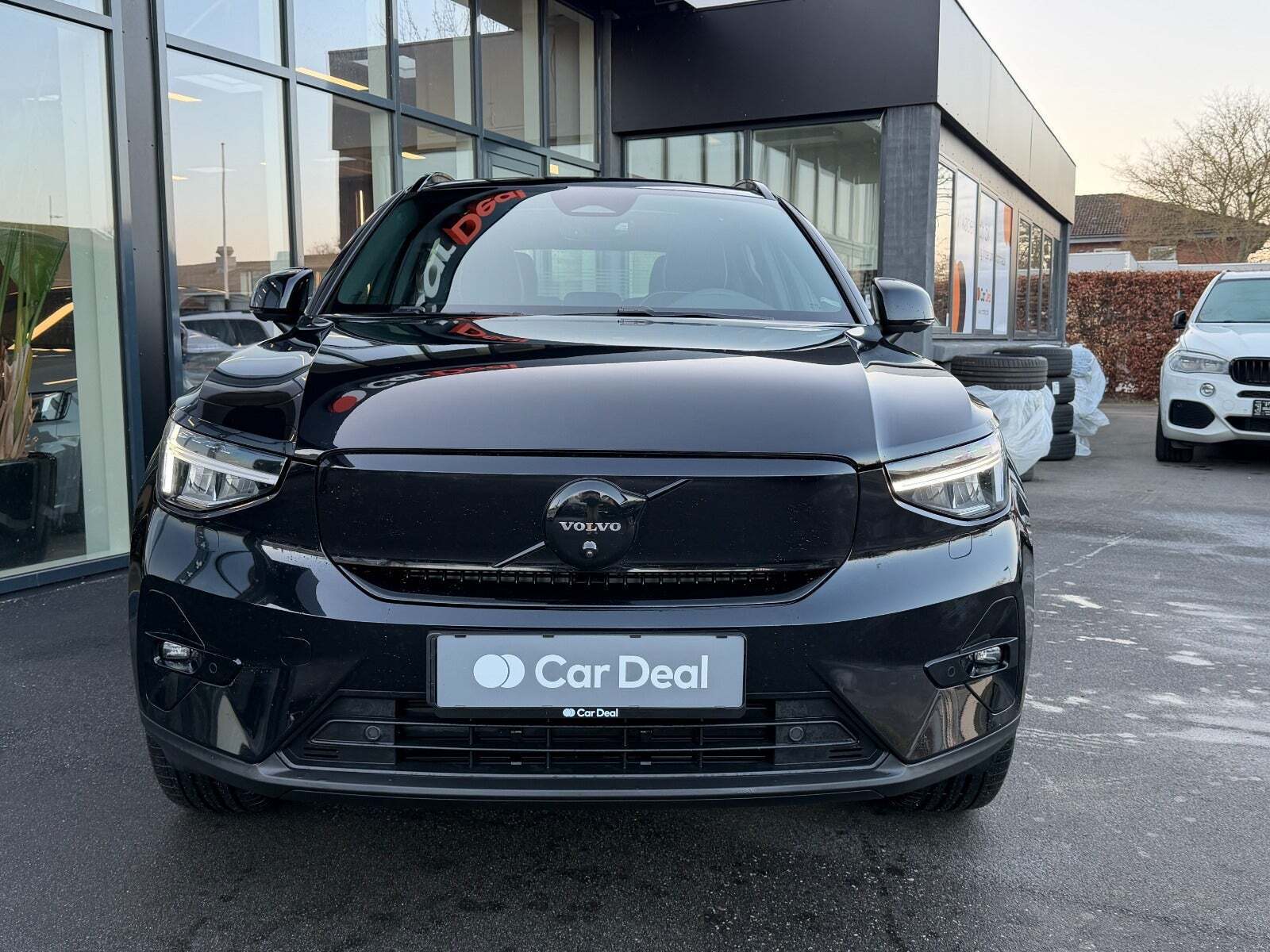 Volvo EX40 Extended Range Black Edition