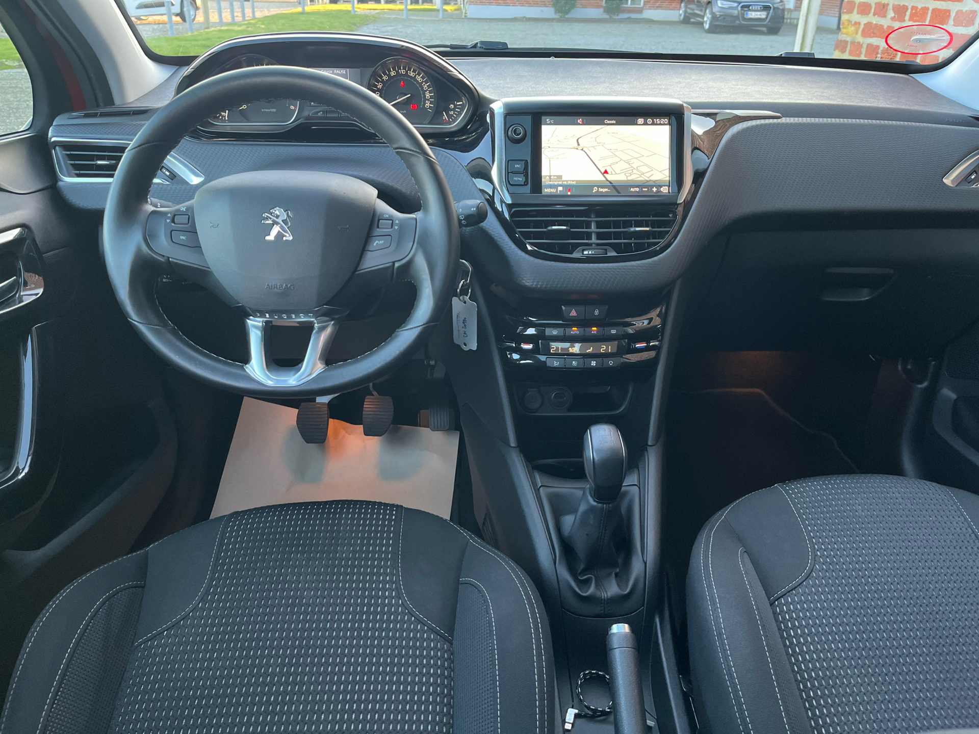 Peugeot 208 1,5 BlueHDi Prestige 100HK 5d
