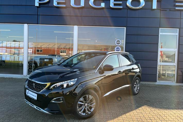 Sort Peugeot 3008 fra 2018 set udefra