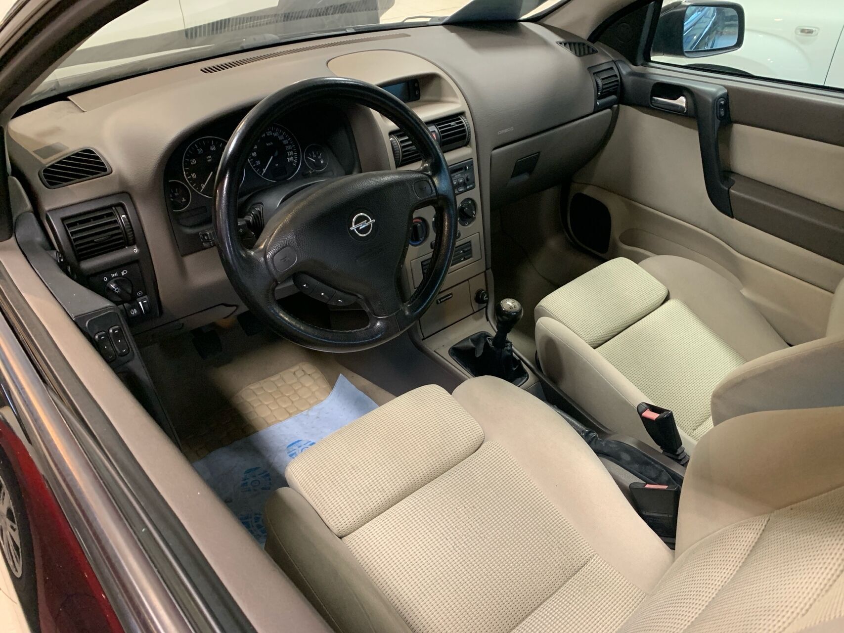 Opel Astra 2,2 147HK 2d