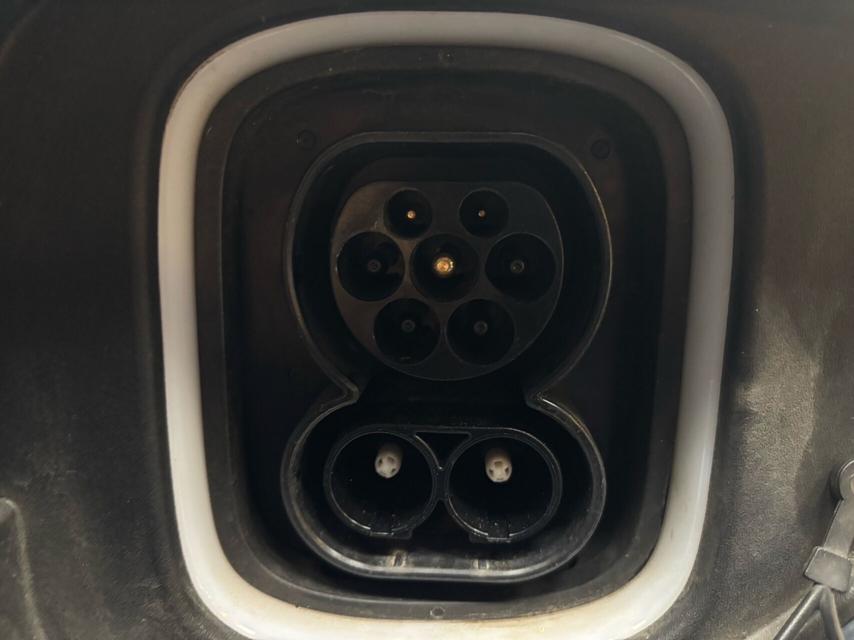 Blå Hyundai Kona fra 2021