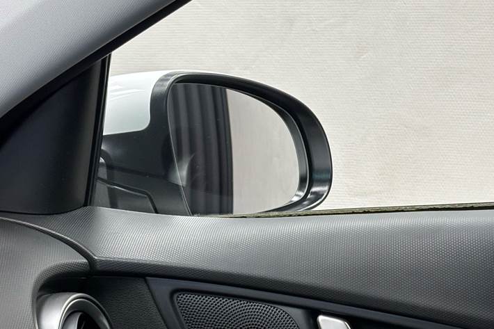 Hvid Hyundai Kona fra 2021