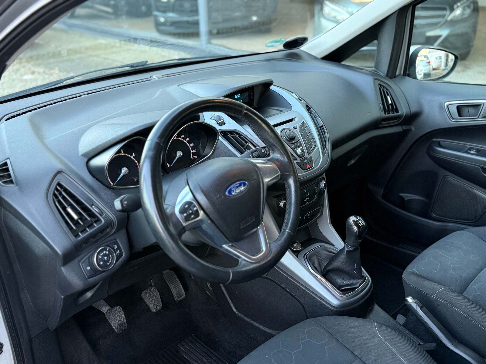 Gul Ford B-MAX fra 2012