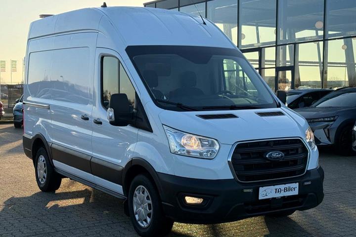 Hvid Ford Transit 350 L2 Van fra 2020 set udefra