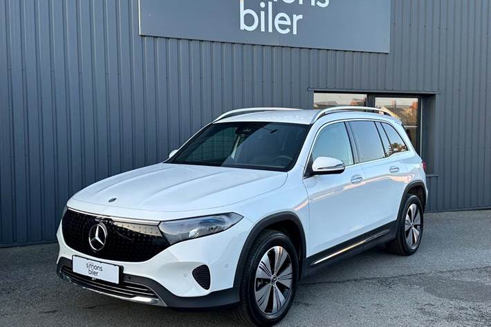 Hvid Mercedes EQB300 fra 2024 set udefra