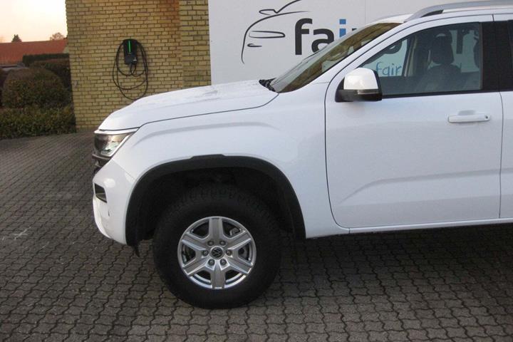 Hvid VW Amarok fra 2025