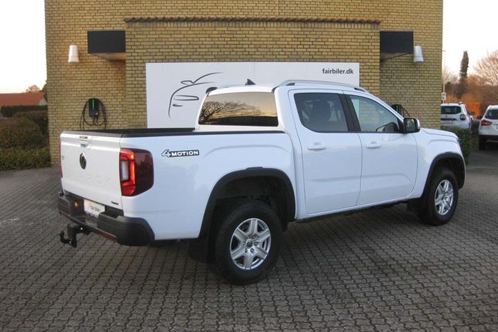 Hvid VW Amarok fra 2025