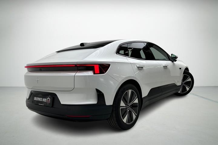 Hvid Polestar 4 fra 2025