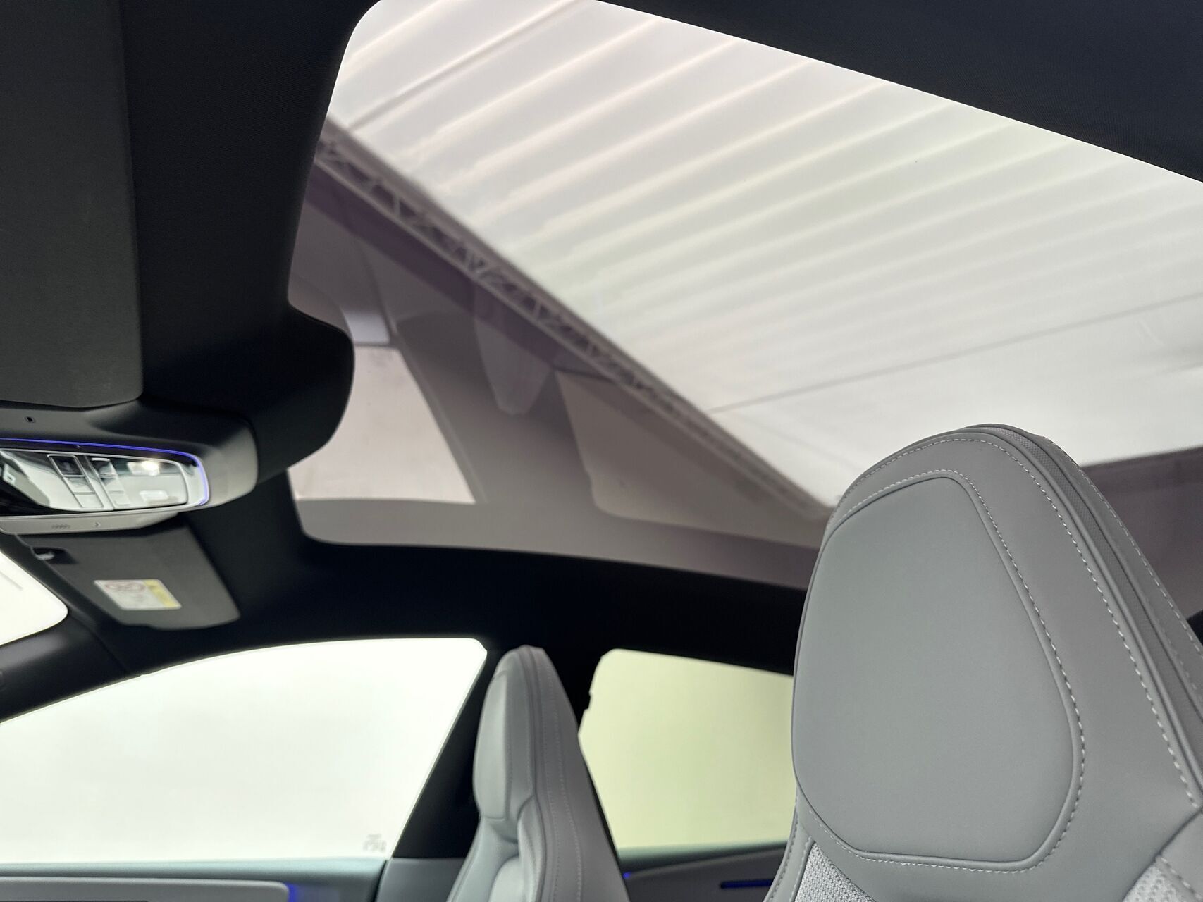 Hvid Polestar 4 fra 2025