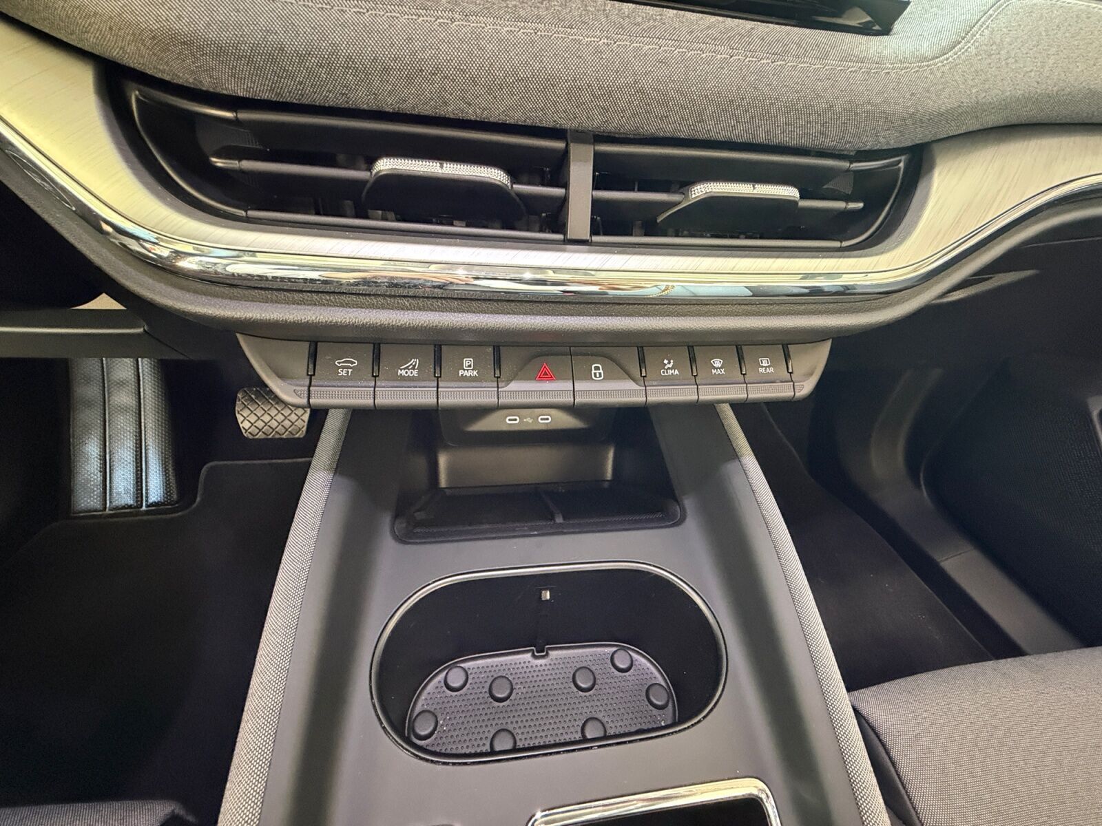 Sølv Skoda Enyaq fra 2024