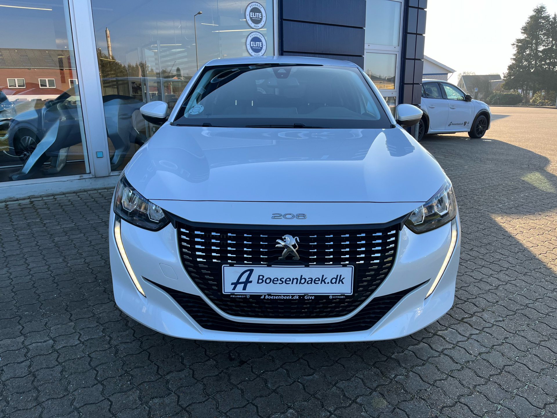 Peugeot 208 1,2 PureTech Allure Grand 100HK 5d 6g