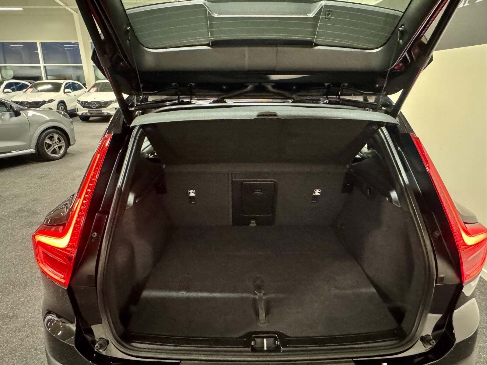 Volvo EX40 Extended Range Black Edition