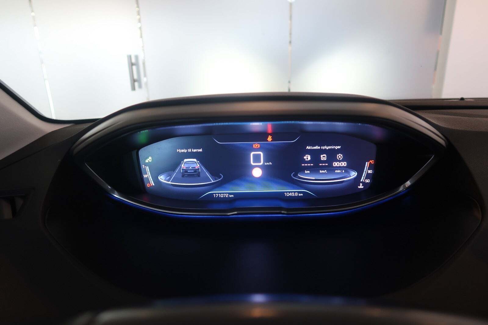 Grøn Peugeot 5008 fra 2017