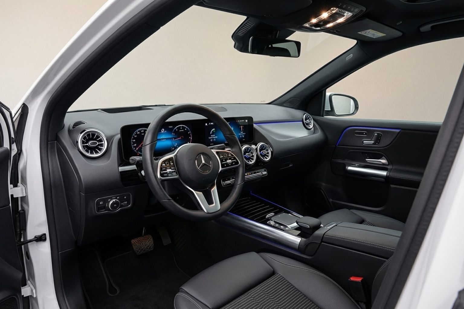 Hvid Mercedes EQA 250 fra 2022