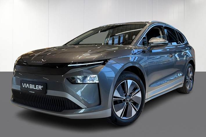 Grå Skoda Enyaq fra 2025 set udefra