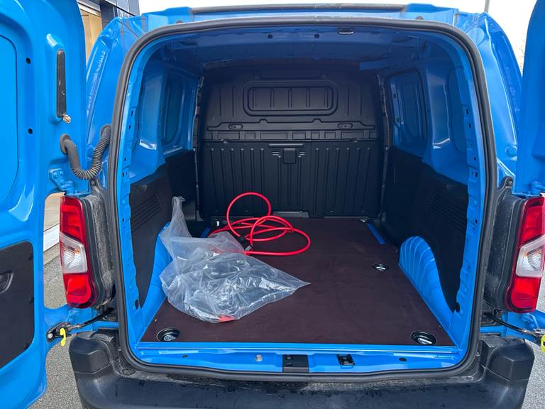 Peugeot e-Partner L1 V2 EL Plus 136HK Van Aut.