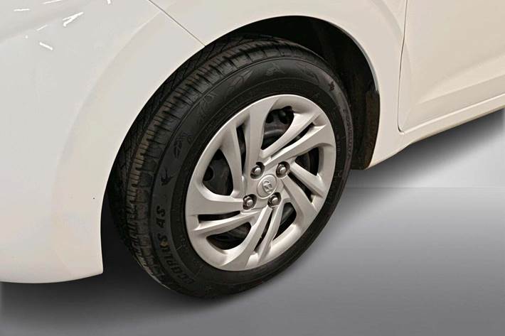 Hvid Hyundai i10 fra 2022