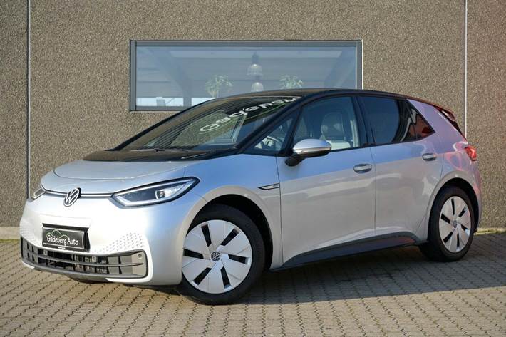 Sølv VW ID.3 fra 2021 set udefra