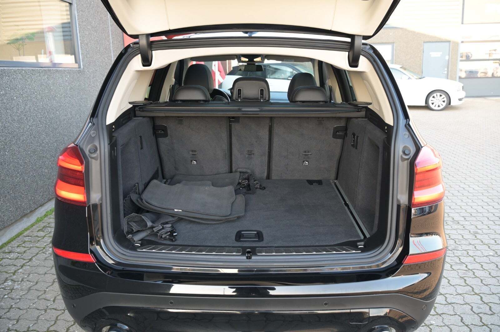 Sort BMW X3 fra 2018
