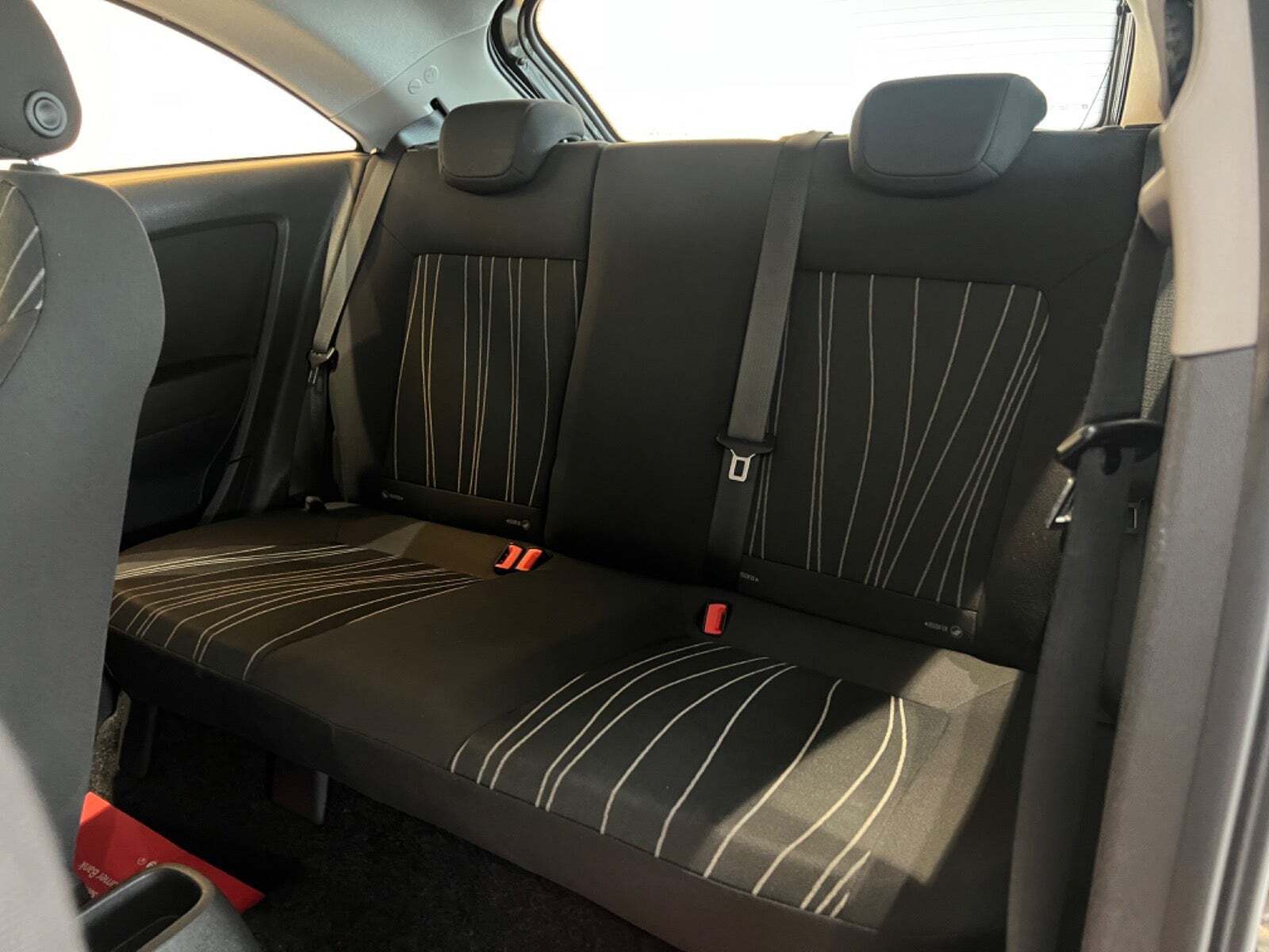 Sort Opel Corsa fra 2010