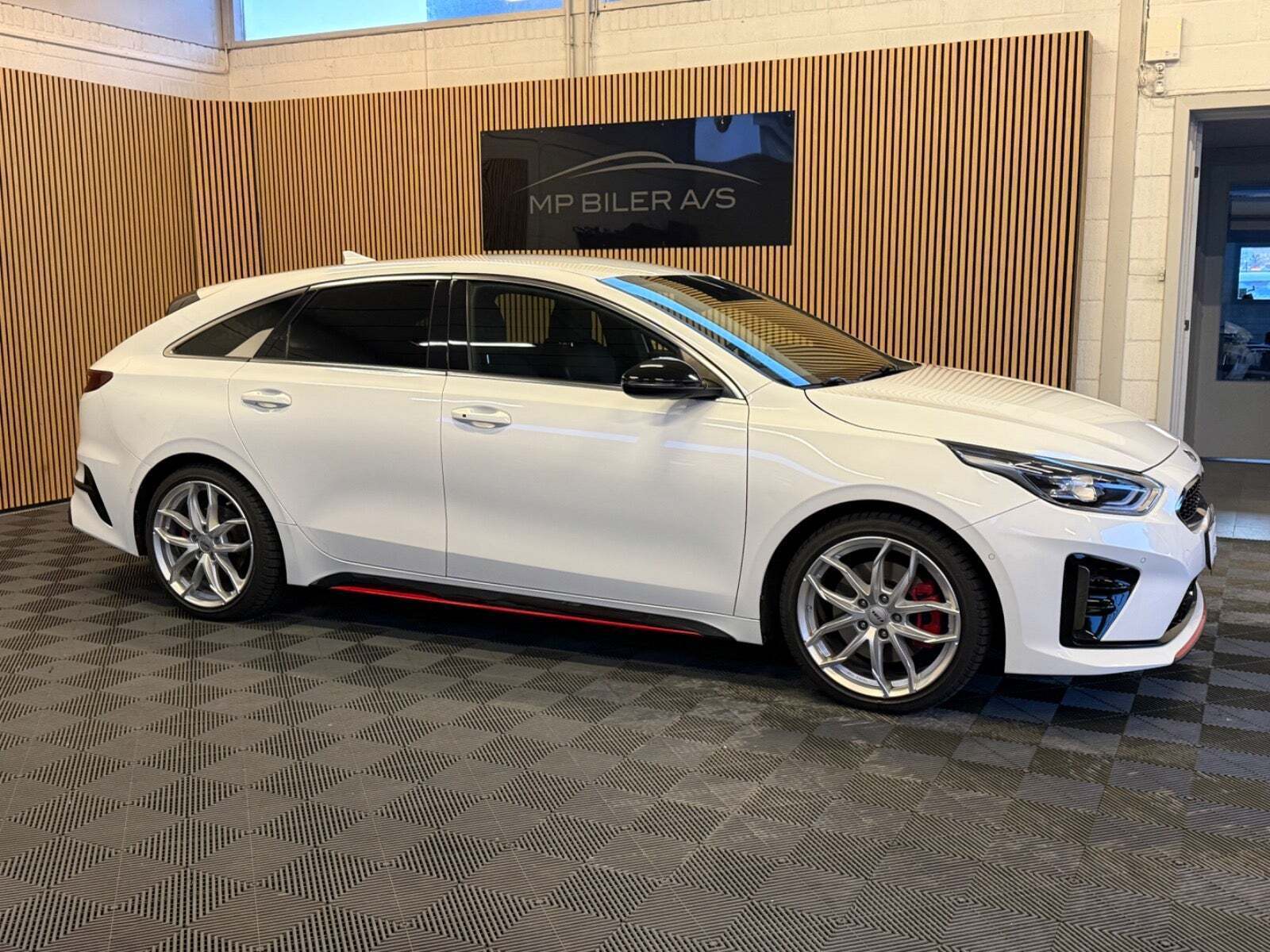 Kia ProCeed 1,6 T-GDi GT DCT